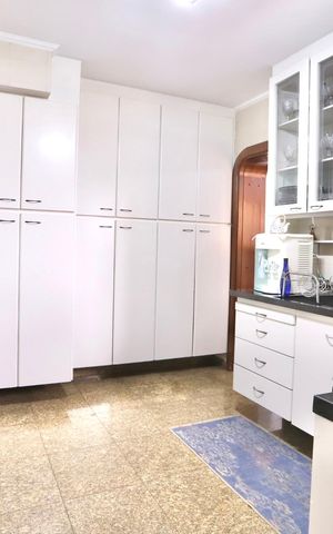 Casa de condomínio à venda com 256m², 3 quartos e 3 vagas Casa de condomínio à venda com 256m², 3 quartos e 3 vagasCozinha