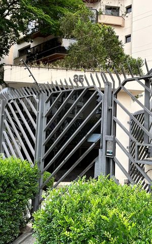 Casa de condomínio à venda com 256m², 3 quartos e 3 vagas Casa de condomínio à venda com 256m², 3 quartos e 3 vagasFachada
