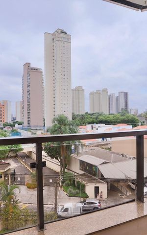 Casa de condomínio à venda com 256m², 3 quartos e 3 vagas Casa de condomínio à venda com 256m², 3 quartos e 3 vagasQuarto 1 Sacada