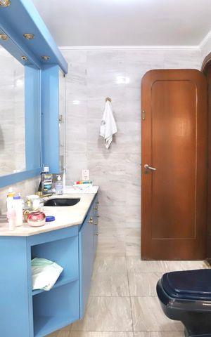 Casa de condomínio à venda com 256m², 3 quartos e 3 vagas Casa de condomínio à venda com 256m², 3 quartos e 3 vagasBanheiro do Quarto 1
