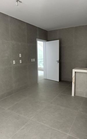 Casa à venda com 462m², 4 quartos e 1 vaga Casa à venda com 462m², 4 quartos e 1 vagaCozinha