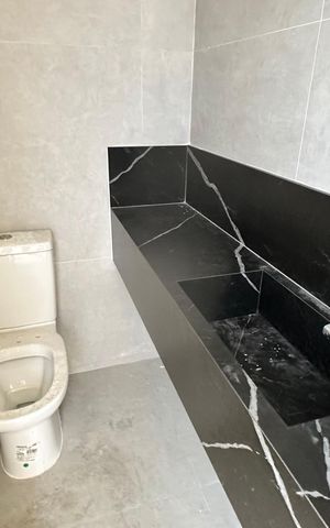 Casa à venda com 462m², 4 quartos e 1 vaga Casa à venda com 462m², 4 quartos e 1 vagaÁrea comum