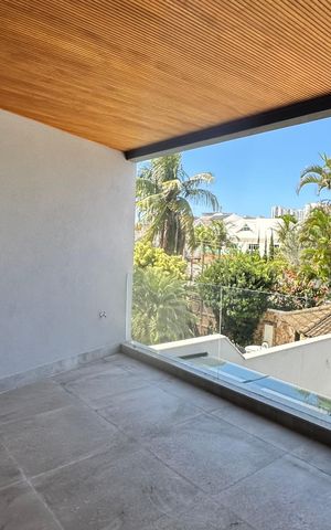 Casa à venda com 462m², 4 quartos e 1 vaga Casa à venda com 462m², 4 quartos e 1 vagaVaranda Suíte 4