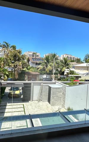 Casa à venda com 462m², 4 quartos e 1 vaga Casa à venda com 462m², 4 quartos e 1 vagaVaranda Suíte 4