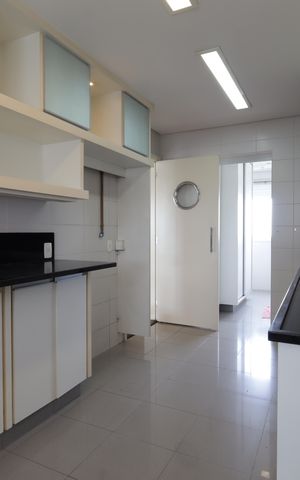 Apartamento à venda com 165m², 3 quartos e 3 vagasCozinha