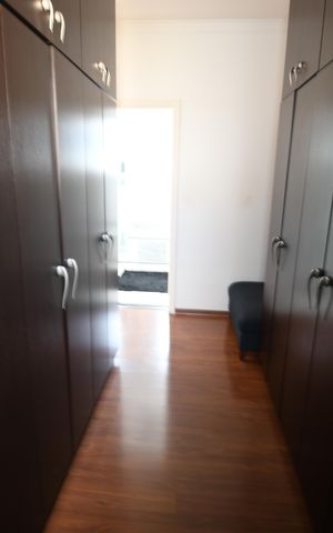 Casa à venda com 394m², 3 quartos e 4 vagasQuarto 1 - Suíte Closet