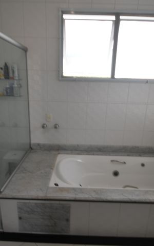 Casa à venda com 394m², 3 quartos e 4 vagasBanheiro Suíte