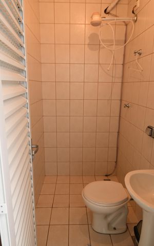 Casa à venda com 394m², 3 quartos e 4 vagasBanheiro de serviço