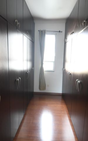 Casa à venda com 394m², 3 quartos e 4 vagasQuarto 1 - Suíte Closet