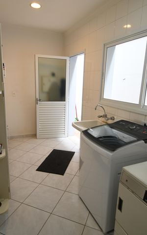 Casa à venda com 394m², 3 quartos e 4 vagasÁrea de Serviço