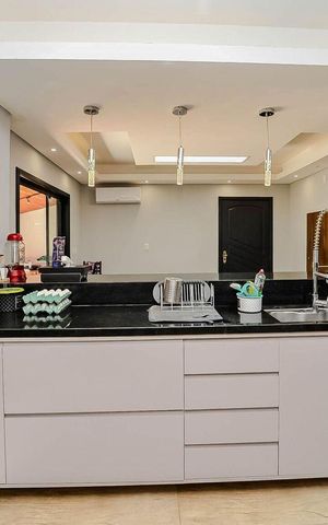 Casa para alugar com 250m², 2 quartos e 4 vagas Casa para alugar com 250m², 2 quartos e 4 vagasCozinha