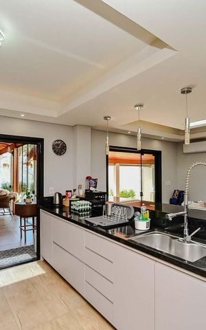 Casa para alugar com 250m², 2 quartos e 4 vagas Casa para alugar com 250m², 2 quartos e 4 vagasCozinha
