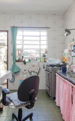 Casa à venda com 230m², 2 quartos e 4 vagas Casa à venda com 230m², 2 quartos e 4 vagasEdícula/ Cozinha