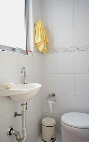 Apartamento à venda com 100m², 2 quartos e 1 vagaÁrea de Serviço - banheiro