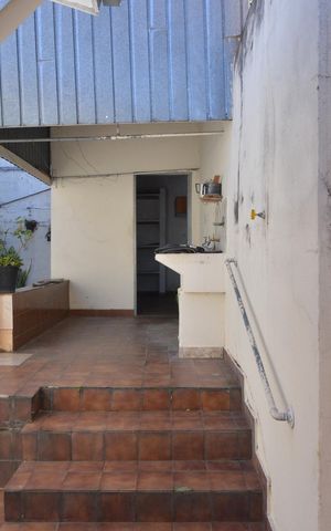 Casa à venda com 94m², 2 quartos e 1 vagaÁrea de Serviço