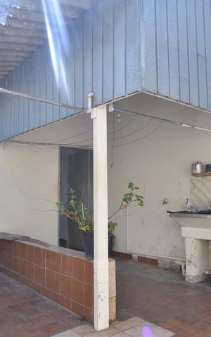Casa à venda com 94m², 2 quartos e 1 vagaÁrea de Serviço