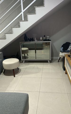 Casa à venda com 160m², 3 quartos e 1 vaga Casa à venda com 160m², 3 quartos e 1 vagaSala
