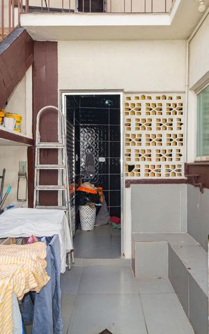 Casa de condomínio à venda com 230m², 5 quartos e 1 vaga Casa de condomínio à venda com 230m², 5 quartos e 1 vagaQuintal