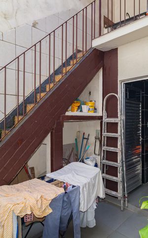 Casa de condomínio à venda com 230m², 5 quartos e 1 vaga Casa de condomínio à venda com 230m², 5 quartos e 1 vagaQuintal