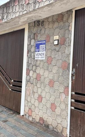 Casa à venda com 164m², 3 quartos e 1 vaga Casa à venda com 164m², 3 quartos e 1 vagaFachada