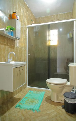 Casa à venda com 164m², 3 quartos e 1 vagaBanheiro 