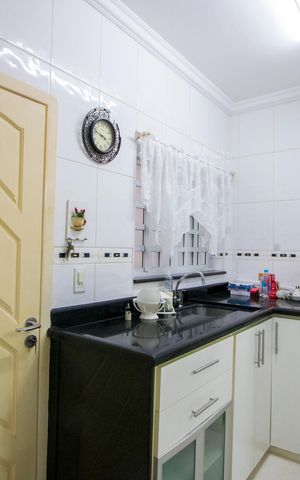 Casa à venda com 240m², 2 quartos e 2 vagas Casa à venda com 240m², 2 quartos e 2 vagasCozinha