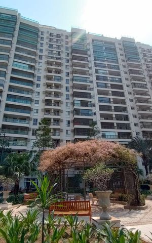 Apartamento à venda com 98m², 3 quartos e 1 vaga Apartamento à venda com 98m², 3 quartos e 1 vagaFachada