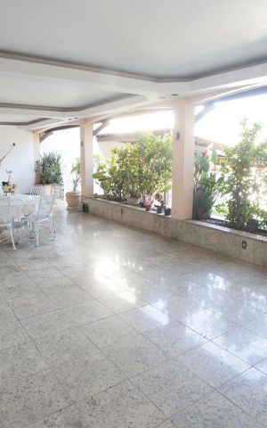 Casa à venda com 641m², 7 quartos e 4 vagasVaranda