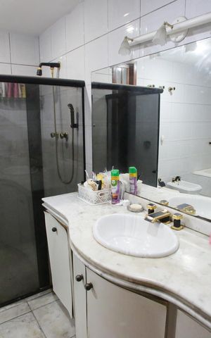 Casa à venda com 641m², 7 quartos e 4 vagasBanheiro da Suíte 1