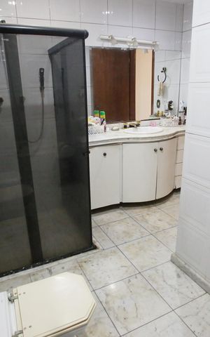 Casa à venda com 641m², 7 quartos e 4 vagasBanheiro da Suíte 1