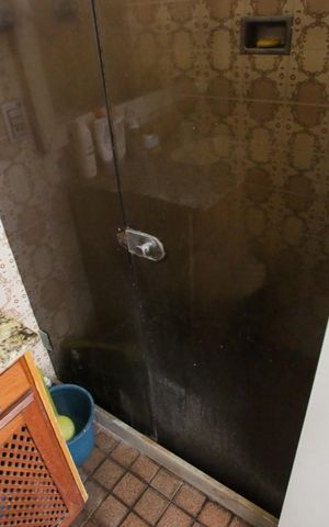 Casa à venda com 641m², 7 quartos e 4 vagasBanheiro da Suíte 2
