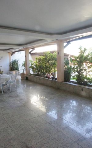 Casa à venda com 641m², 7 quartos e 4 vagasVaranda