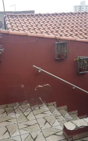 Casa à venda com 130m², 3 quartos e 2 vagas Casa à venda com 130m², 3 quartos e 2 vagasÁrea externa