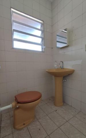Casa à venda com 130m², 3 quartos e 2 vagas Casa à venda com 130m², 3 quartos e 2 vagasBanheiro