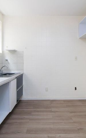 Casa à venda com 110m², 4 quartos e 2 vagas Casa à venda com 110m², 4 quartos e 2 vagasCozinha