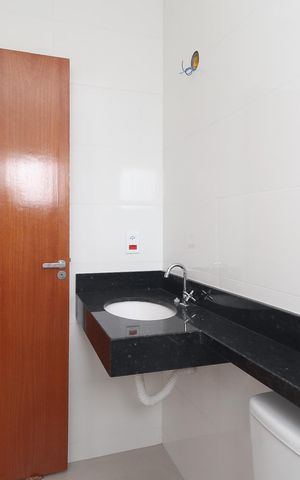 Casa à venda com 110m², 3 quartos e 1 vaga Casa à venda com 110m², 3 quartos e 1 vagaBanheiro da Suíte