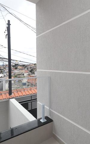 Casa à venda com 110m², 3 quartos e 1 vaga Casa à venda com 110m², 3 quartos e 1 vagaVaranda