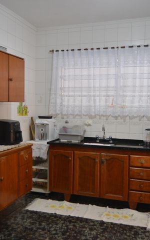 Casa à venda com 133m², 3 quartos e 2 vagasCozinha
