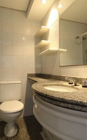 Apartamento à venda com 162m², 3 quartos e 3 vagasBanheiro da Suíte 2