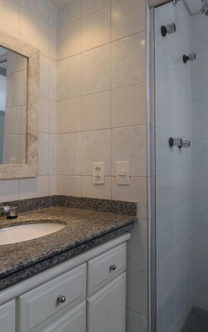 Apartamento à venda com 162m², 3 quartos e 3 vagasBanheiro da Suíte 1