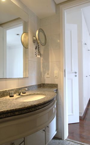 Apartamento à venda com 162m², 3 quartos e 3 vagasBanheiro da Suíte 2