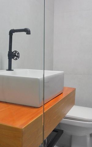 Casa à venda com 310m², 3 quartos e 3 vagas Casa à venda com 310m², 3 quartos e 3 vagasBanheiro 4 salão festas/ piscina