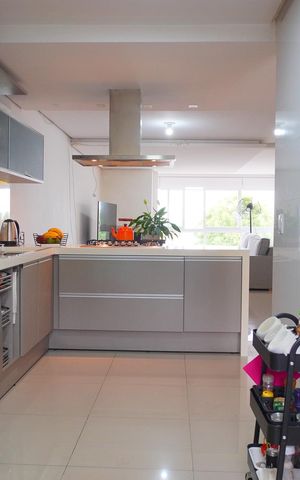 Casa à venda com 310m², 3 quartos e 3 vagas Casa à venda com 310m², 3 quartos e 3 vagasCozinha