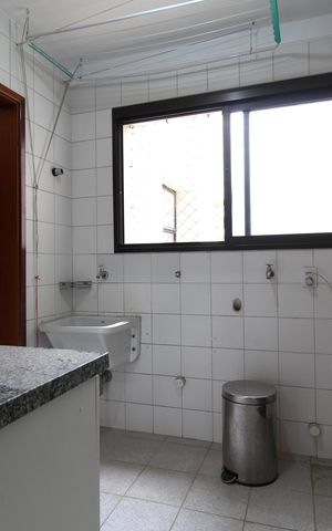 Apartamento à venda com 162m², 3 quartos e 4 vagasÁrea de Serviço