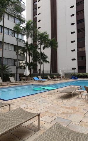 Apartamento à venda com 162m², 3 quartos e 4 vagasÁrea Comum - Piscina