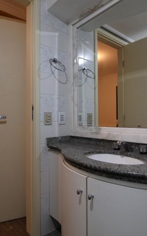 Apartamento à venda com 162m², 3 quartos e 4 vagasBanheiro da Suíte 2