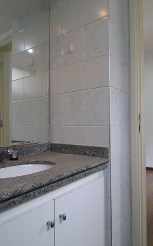 Apartamento à venda com 162m², 3 quartos e 4 vagasBanheiro da Suíte 1