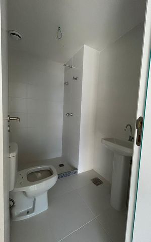 Apartamento à venda com 82m², 2 quartos e 1 vaga Apartamento à venda com 82m², 2 quartos e 1 vagaBanheiro