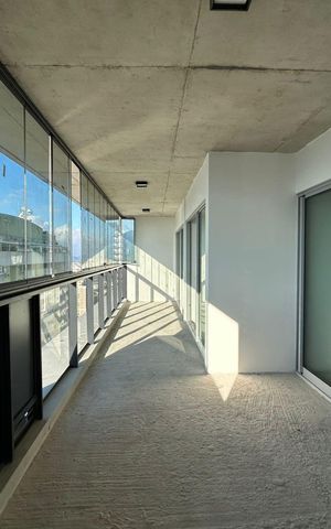Apartamento à venda com 82m², 2 quartos e 1 vaga Apartamento à venda com 82m², 2 quartos e 1 vagaVaranda