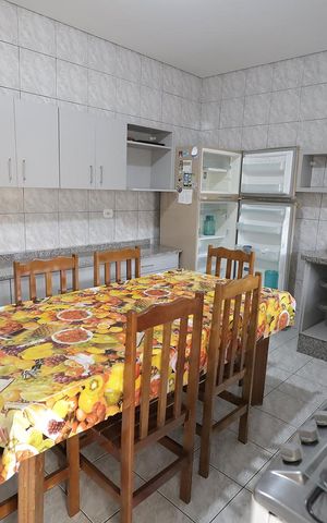 Casa à venda com 187m², 4 quartos e 2 vagas Casa à venda com 187m², 4 quartos e 2 vagasCozinha